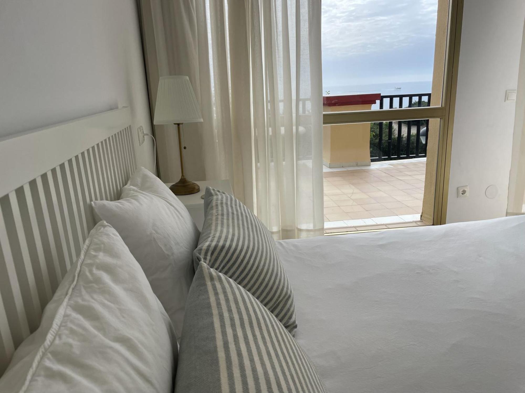 Estudio Con Insuperables Vistas Al Mar: Aparcamiento Marbella Bagian luar foto